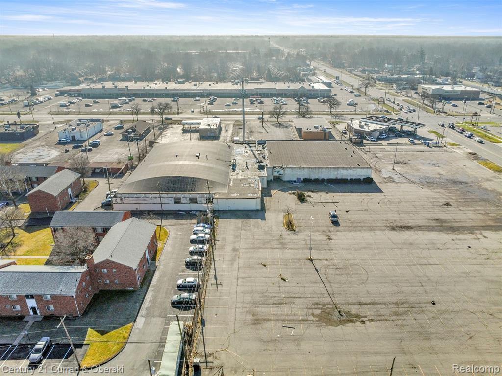 300 N Inkster Road Property Photo 4