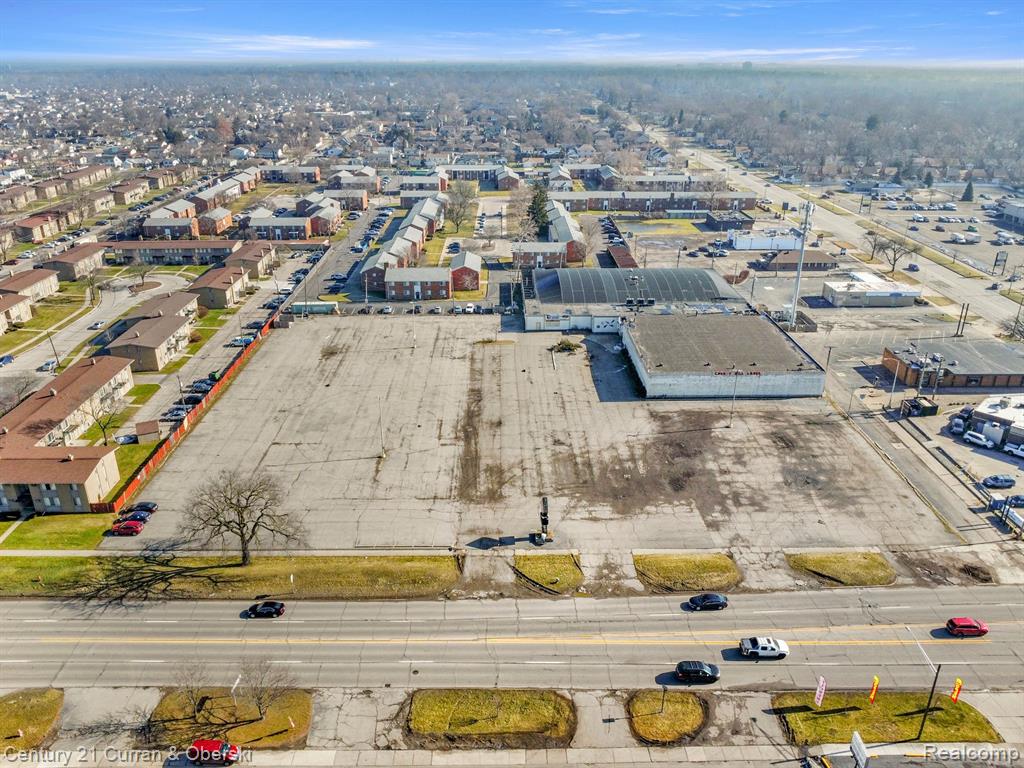300 N Inkster Road Property Photo 8