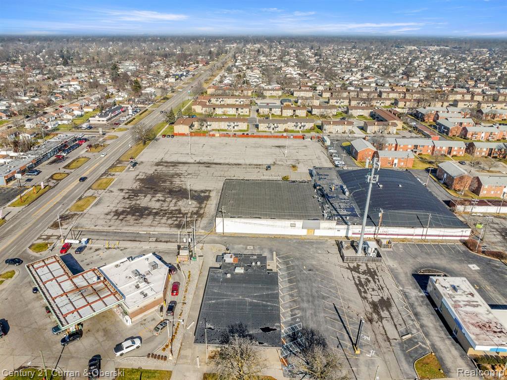 300 N Inkster Road Property Photo 10