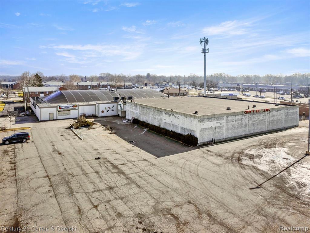 300 N Inkster Road Property Photo 13