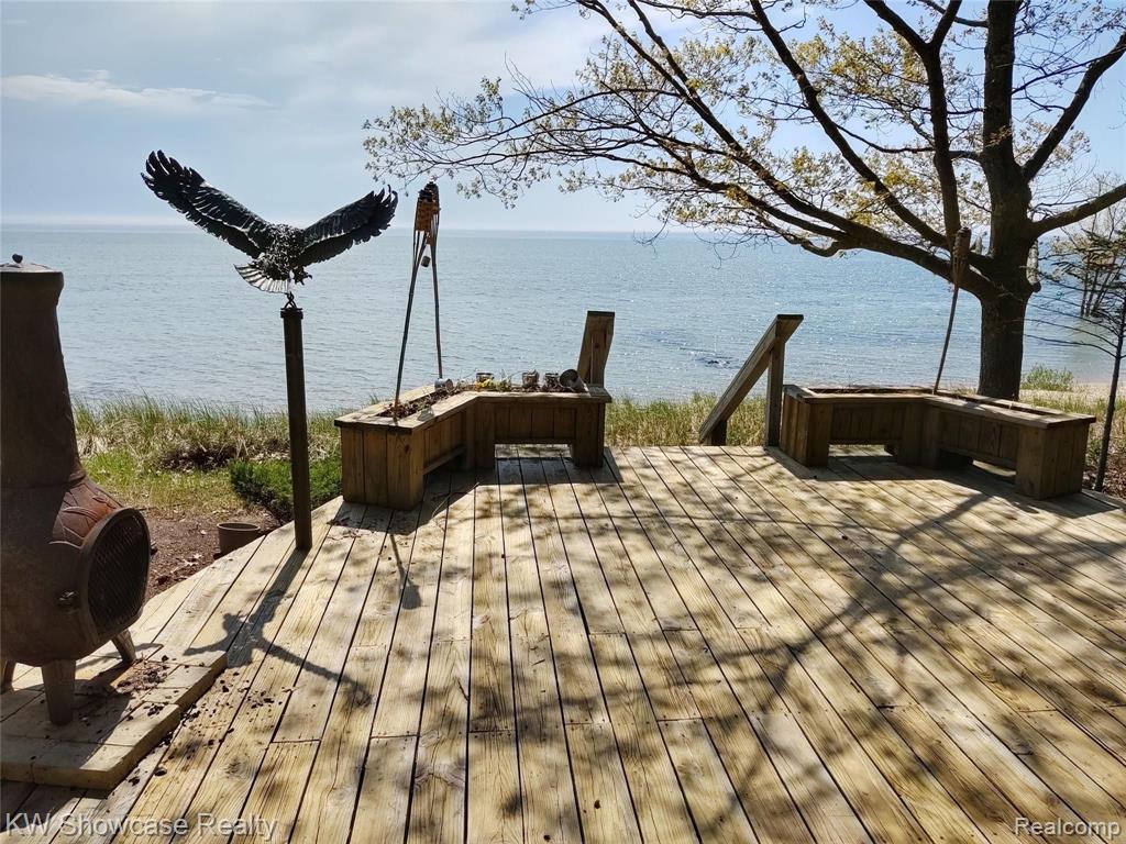 5146 Lower Shore Drive Property Photo 10
