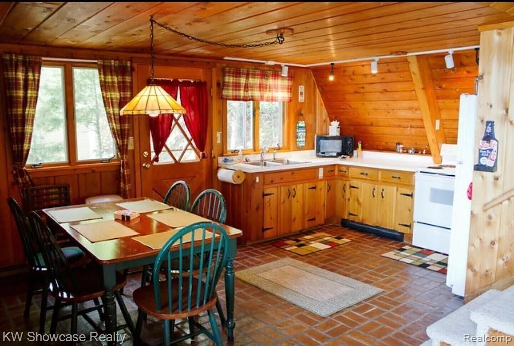 5146 Lower Shore Drive Property Photo 19