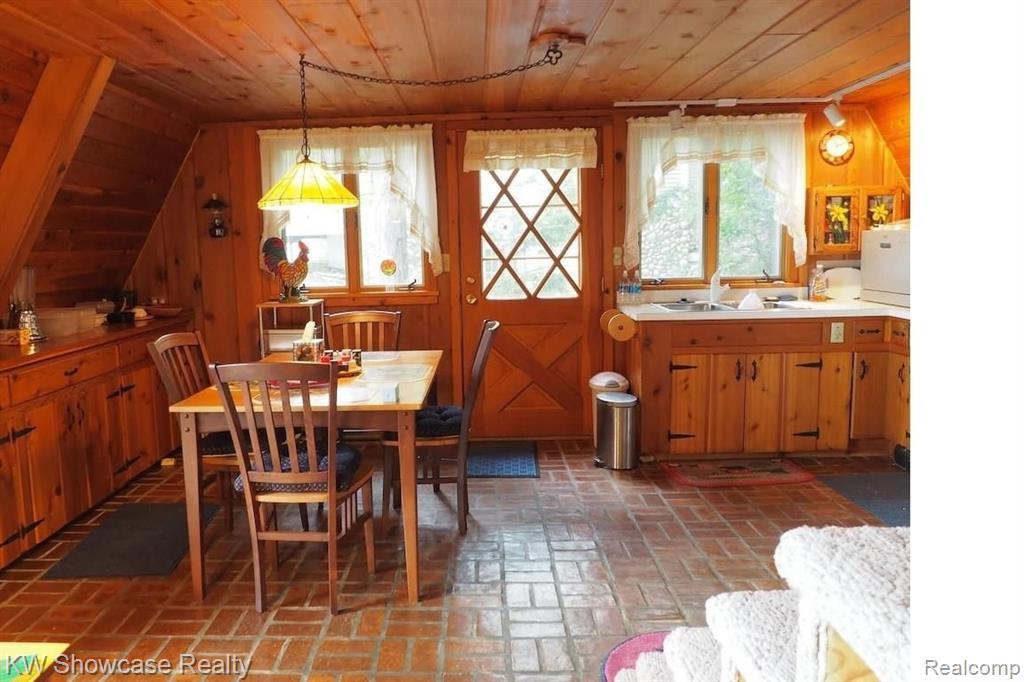 5146 Lower Shore Drive Property Photo 21
