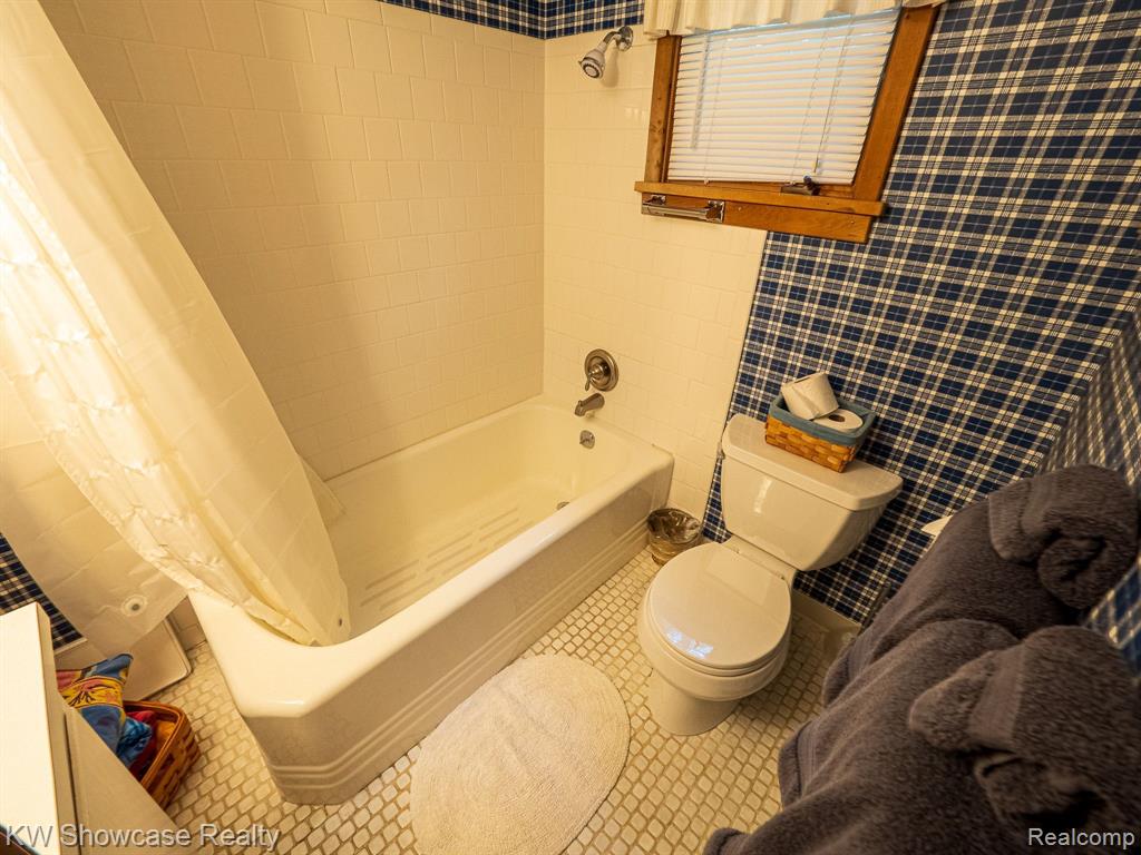 5146 Lower Shore Drive Property Photo 56