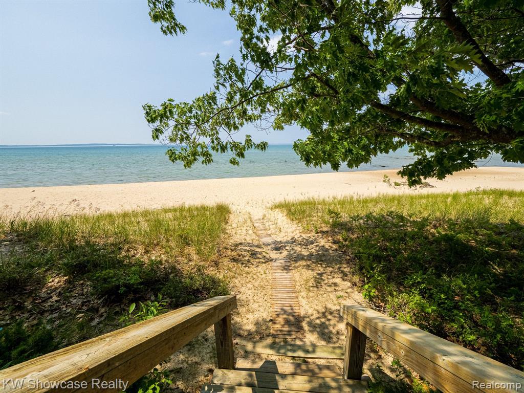 5146 Lower Shore Drive Property Photo 78