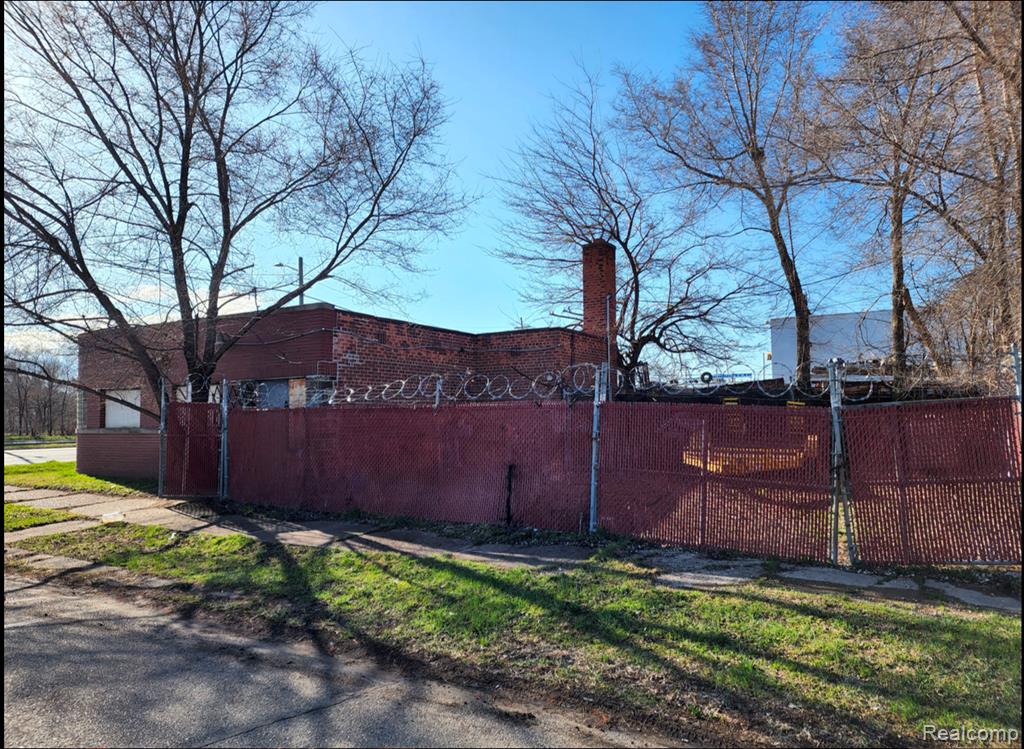 17731 Van Dyke Street Property Photo 14