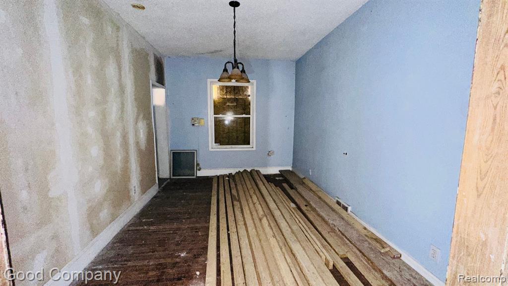 104 Mount Vernon Street Property Photo 5