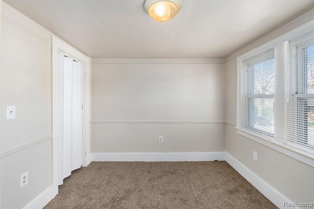 23019 Donald Avenue Property Photo 11
