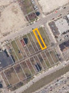 571 E Edsel Ford Freeway Property Photo 7