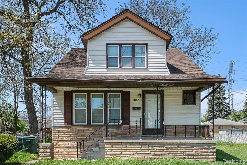 1654 Chandler Avenue Property Photo 4