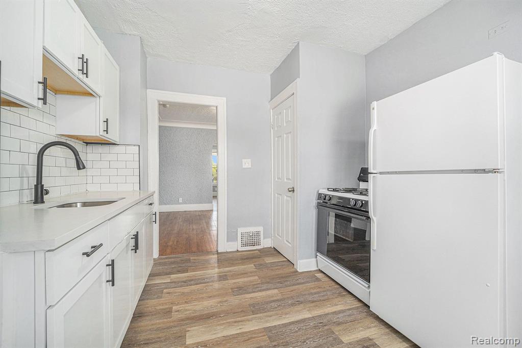 1654 Chandler Avenue Property Photo 9