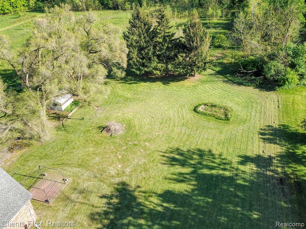 48375 Ford Road Property Photo 10