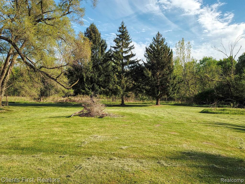 48375 Ford Road Property Photo 18