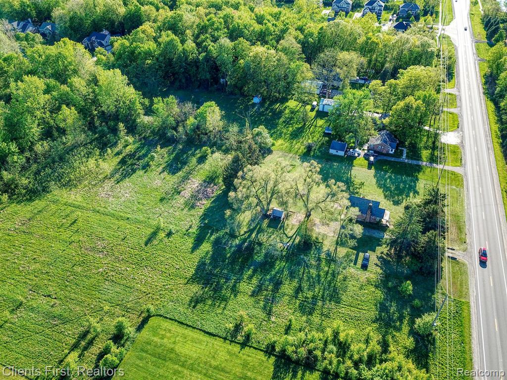 48375 Ford Road Property Photo 25