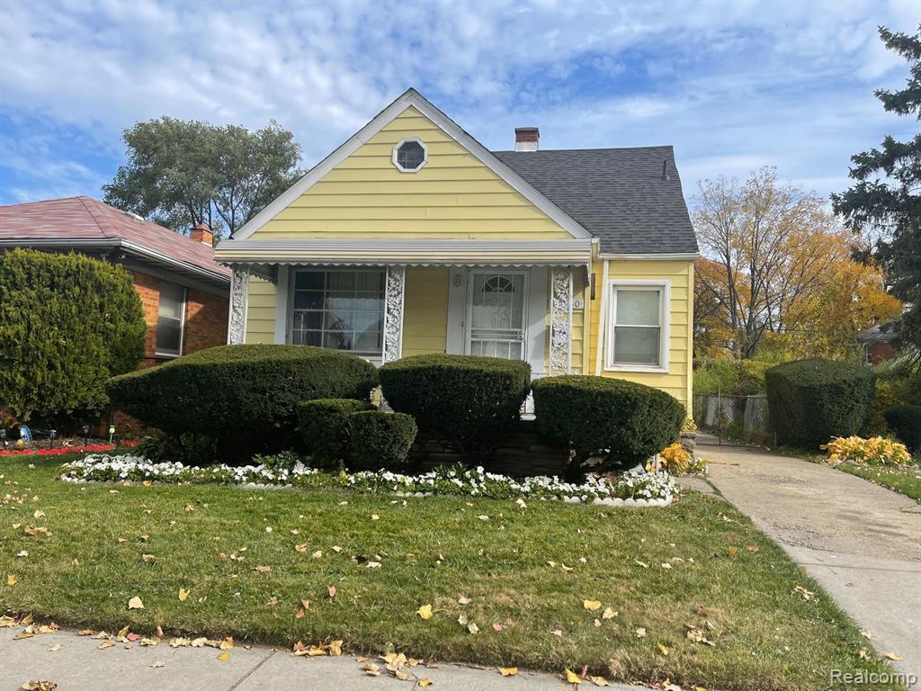 18660 Charest Street Property Photo 1