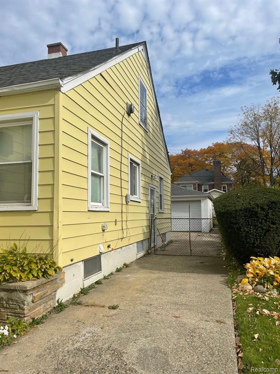 18660 Charest Street Property Photo 18