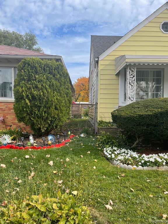 18660 Charest Street Property Photo 22