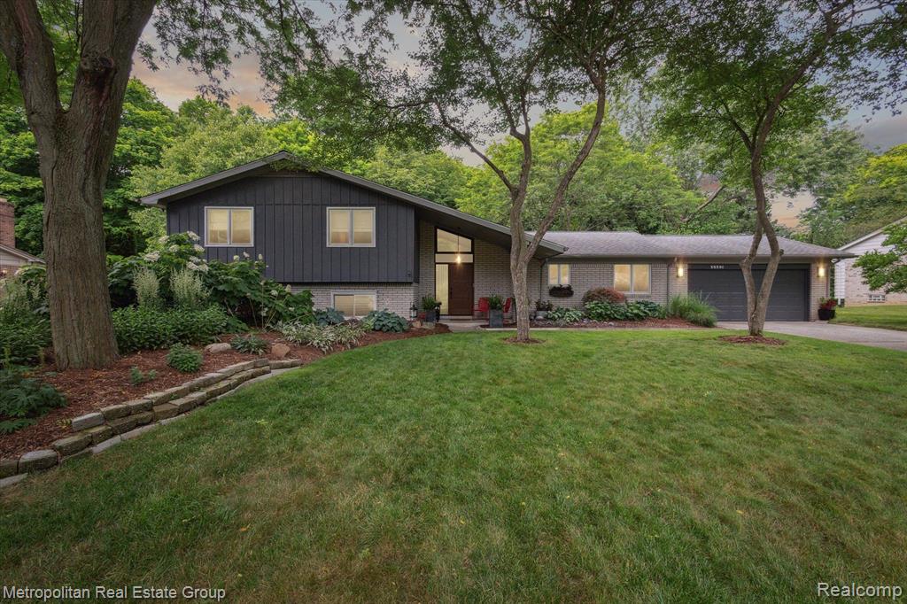 25291 Briarwyke Drive Property Photo 1