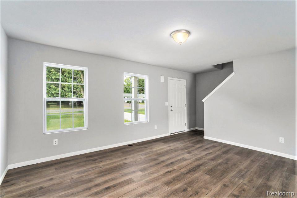 8390 Majestic Boulevard Property Photo 2