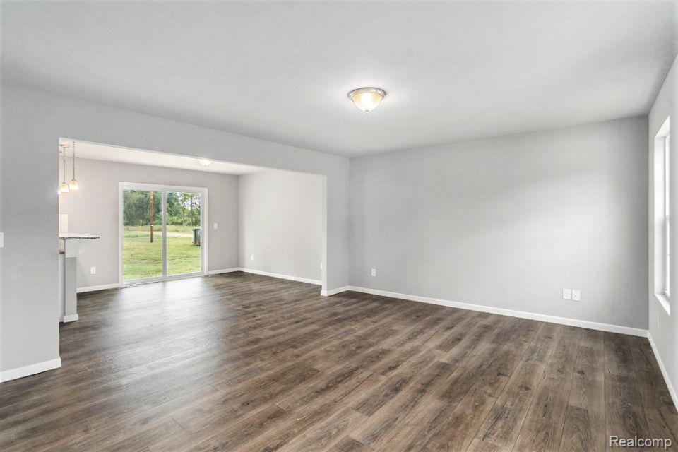 8390 Majestic Boulevard Property Photo 4