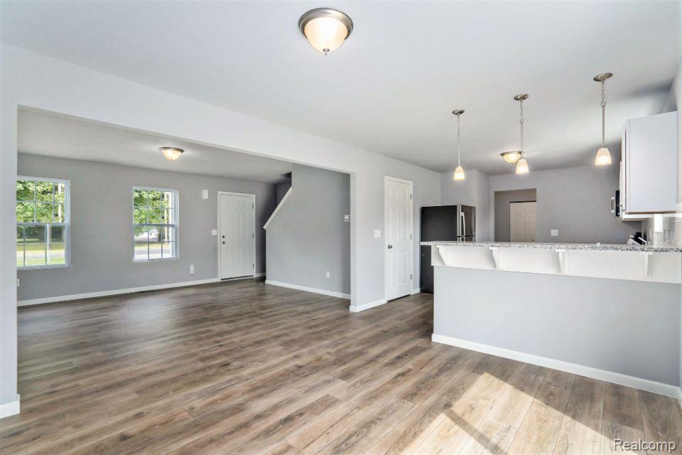 8390 Majestic Boulevard Property Photo 5