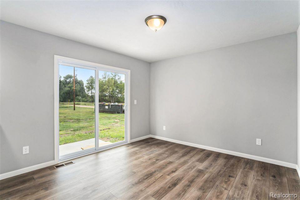 8390 Majestic Boulevard Property Photo 7
