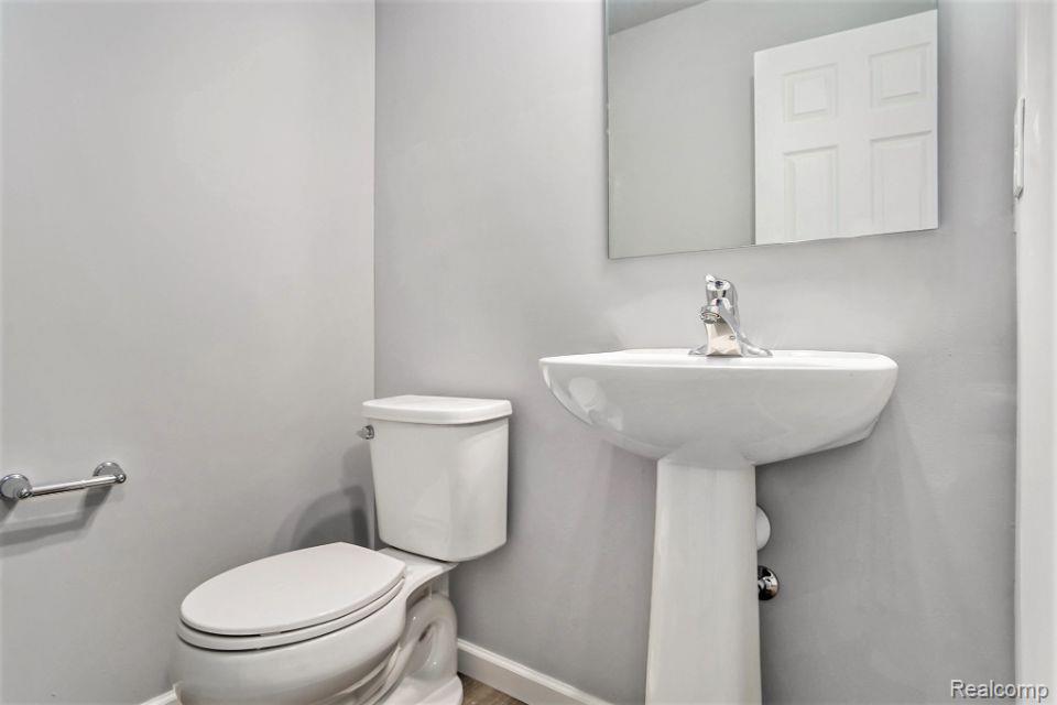 8390 Majestic Boulevard Property Photo 12