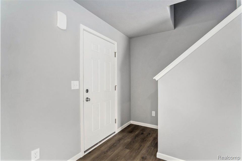 8390 Majestic Boulevard Property Photo 14