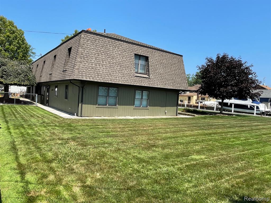 46070 Edgewater Drive Property Photo 4