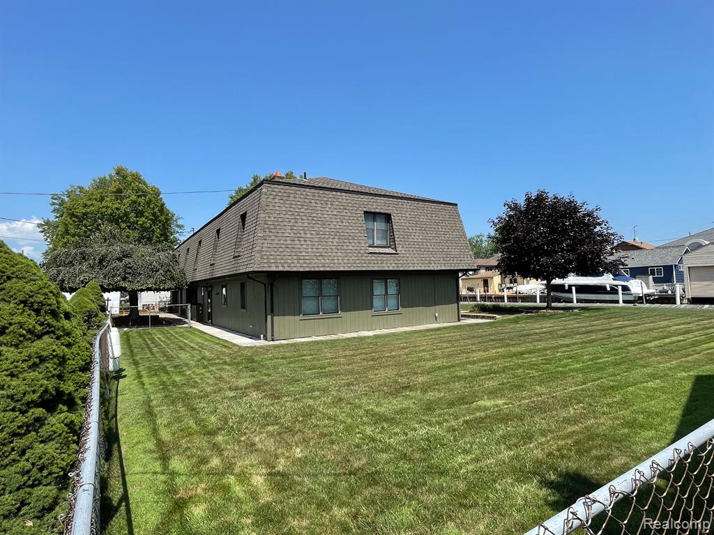 46070 Edgewater Drive Property Photo 6