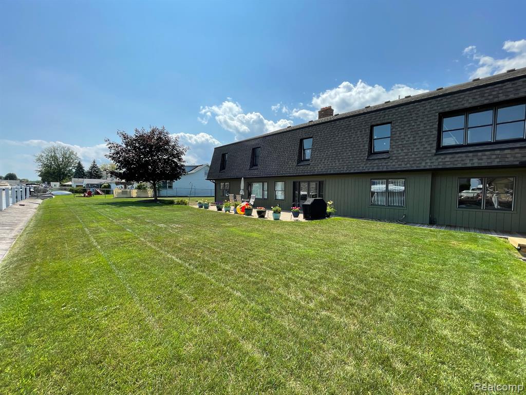 46070 Edgewater Drive Property Photo 14