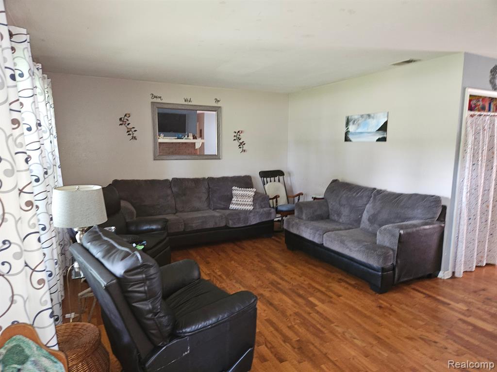 6172 W Court Street Property Photo 2