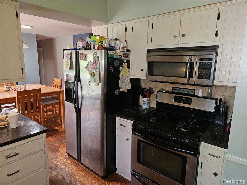 6172 W Court Street Property Photo 5