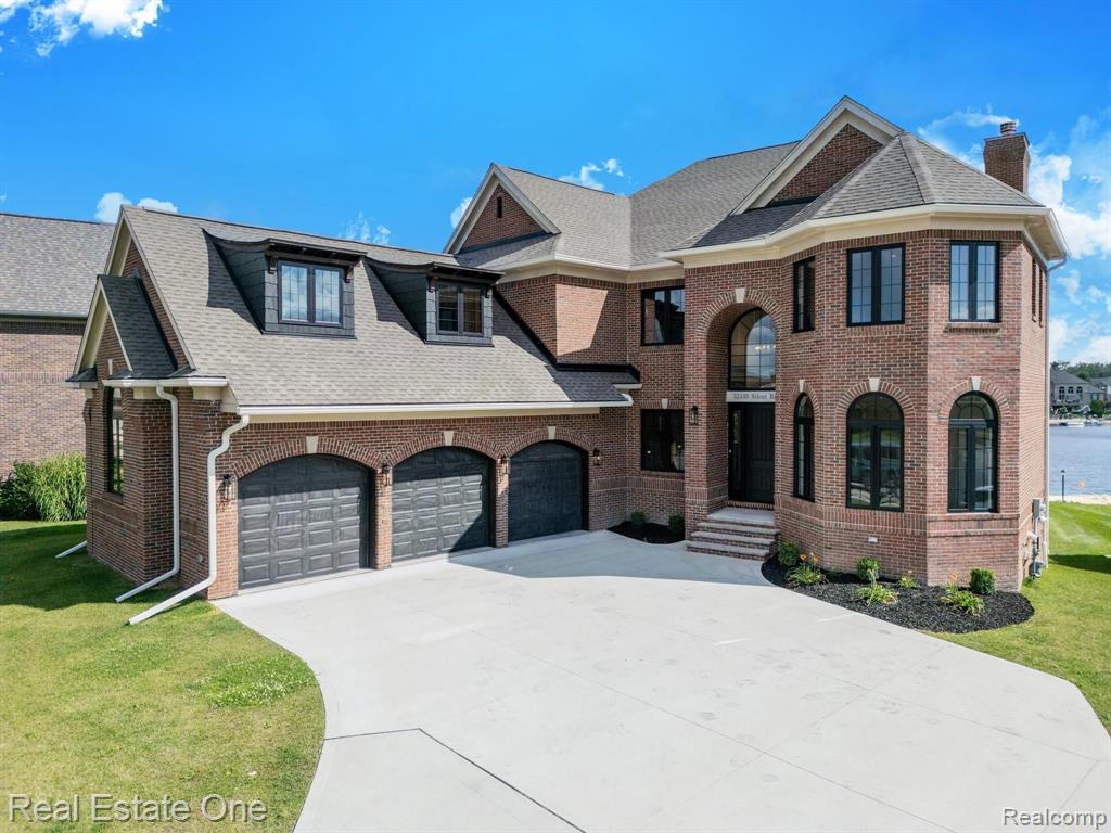52430 Silent Ridge Drive Property Photo 1