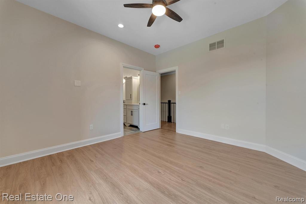 52430 Silent Ridge Drive Property Photo 17