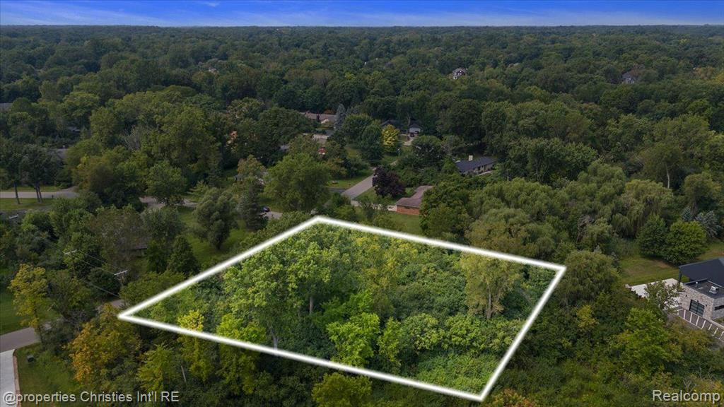 000 Birchway Drive Property Photo 1