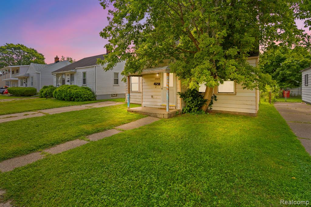 17484 Lowell Street Property Photo 1