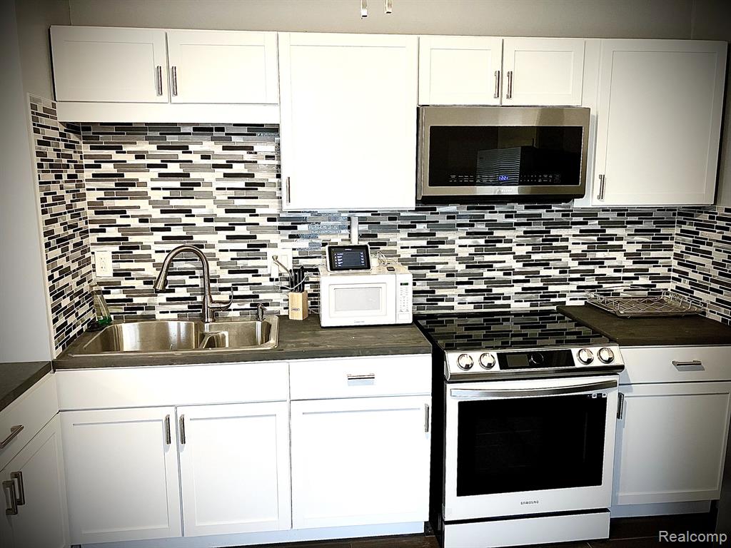 487 Philip Street Property Photo 18