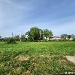 26165 W Outer Drive Property Photo 1