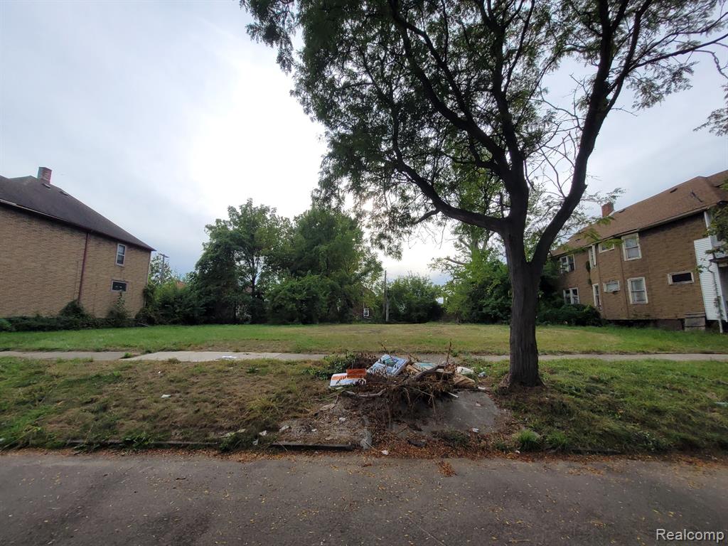 2537 Canton Street Property Photo 2