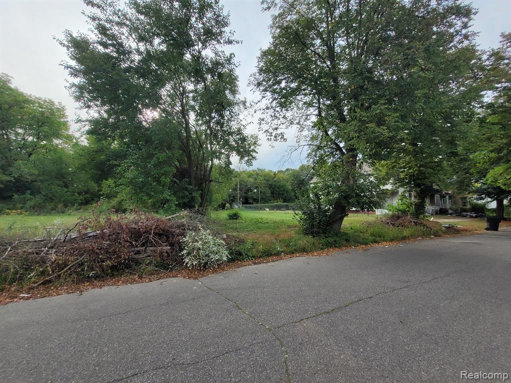 2525 MELDRUM Street Property Photo 1
