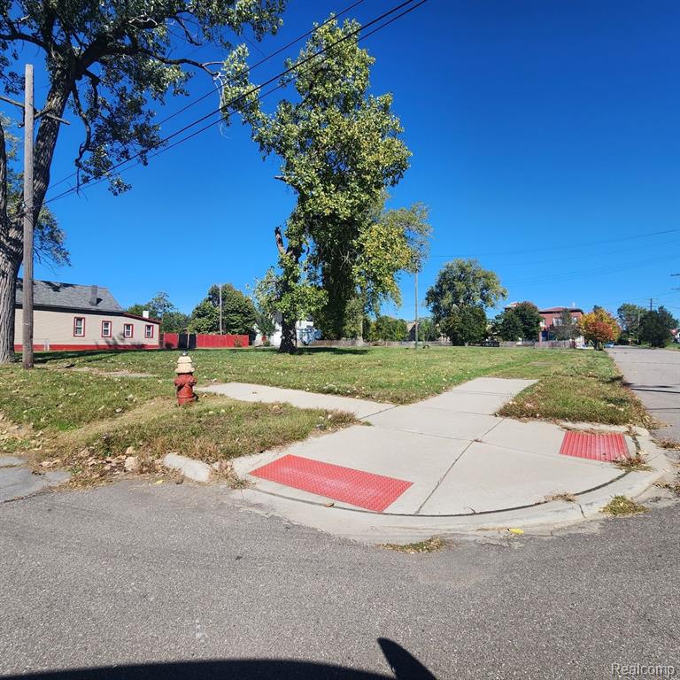 2700 HURON Street Property Photo 1