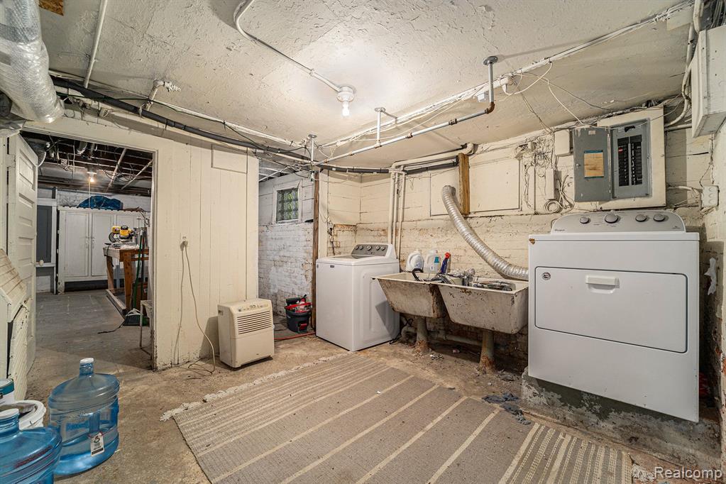 8123 E Lafayette Street Property Photo 21