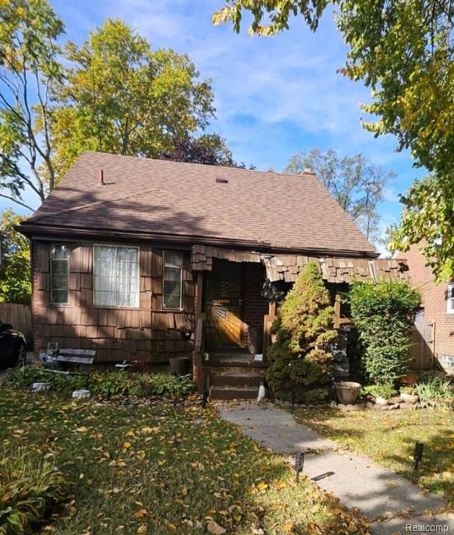 9319 VAUGHAN Street Property Photo 1