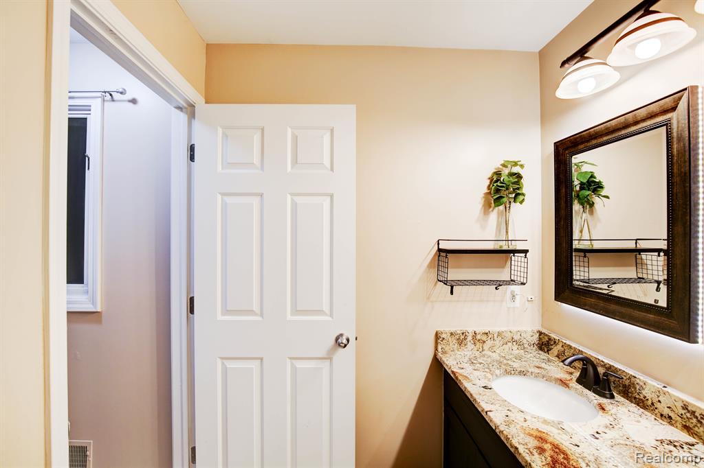 50600 Koss Drive Property Photo 33