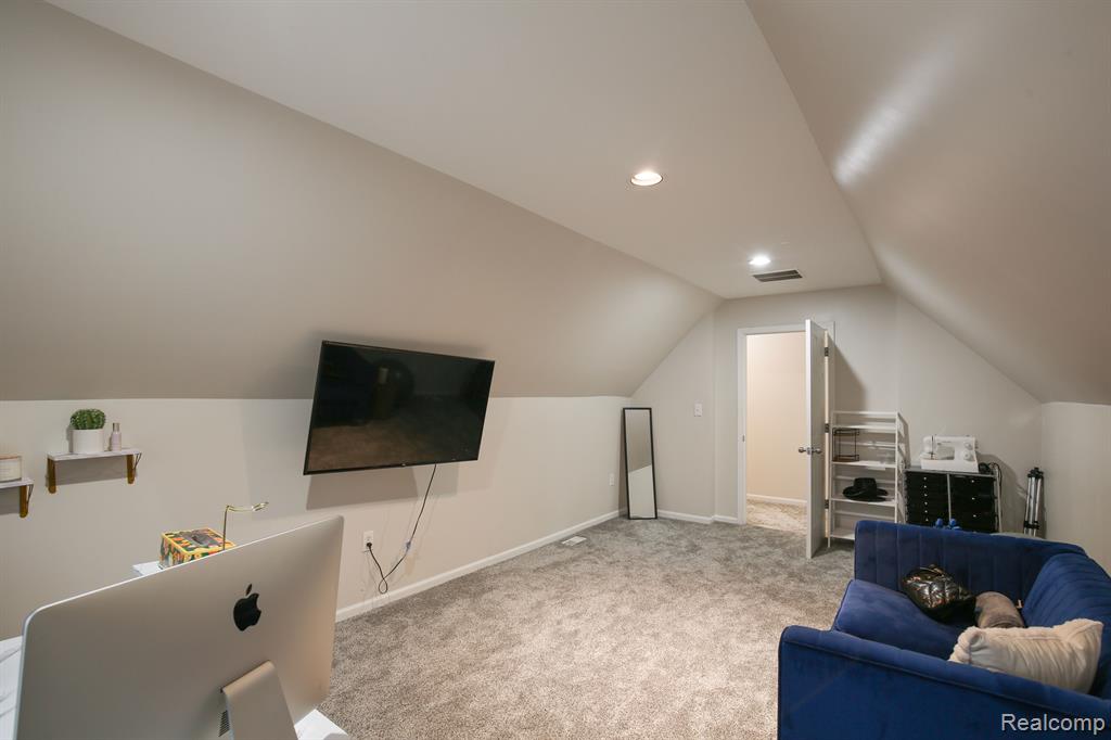 50600 Koss Drive Property Photo 41