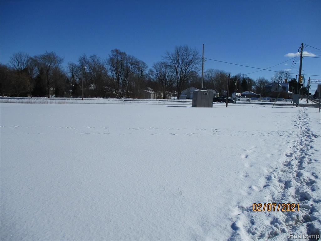 915 Corunna Avenue Property Photo 1