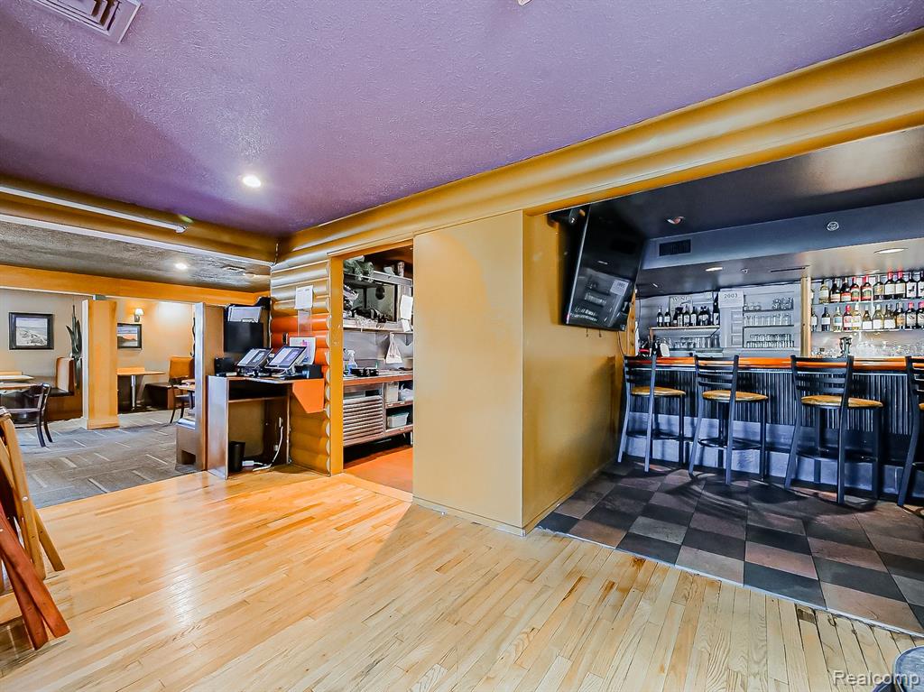 801 S Lapeer Road Property Photo 26