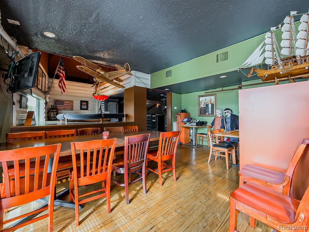 801 S Lapeer Road Property Photo 41
