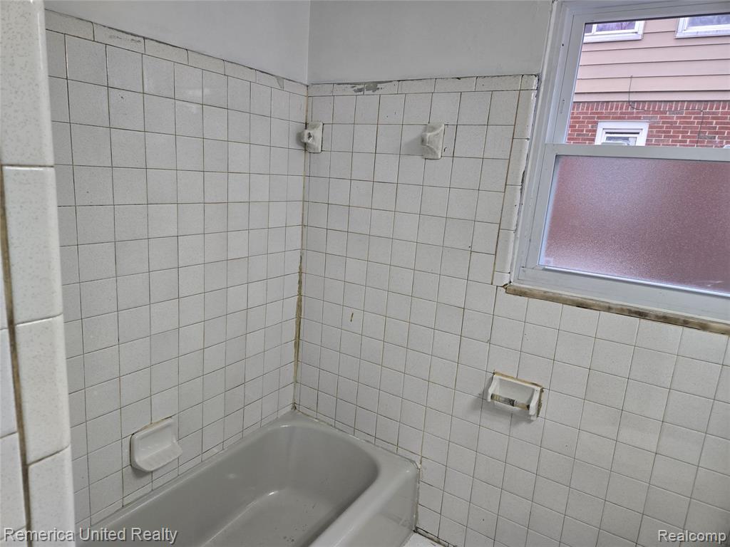 24677 Puritan Property Photo 5